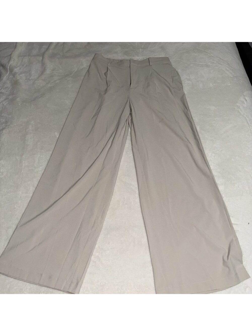 Vuori Womens M Beige Wide Leg Performance Pants Stretch Elastic Waist